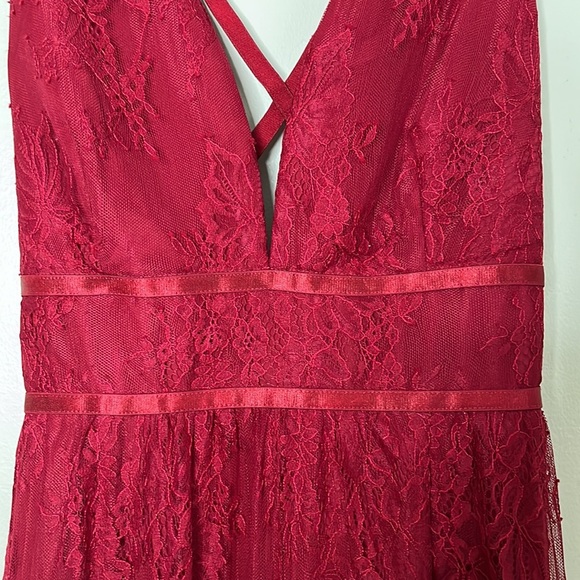 NEW Minuet burgundy sleeveless strappy prom gala formal lacey maxi long gown - Picture 6 of 11